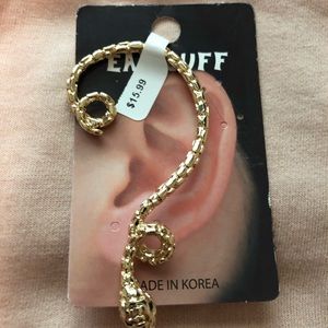 Ear cuff